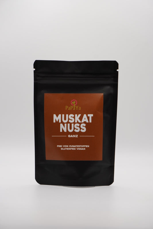 Muskatnuss ganz